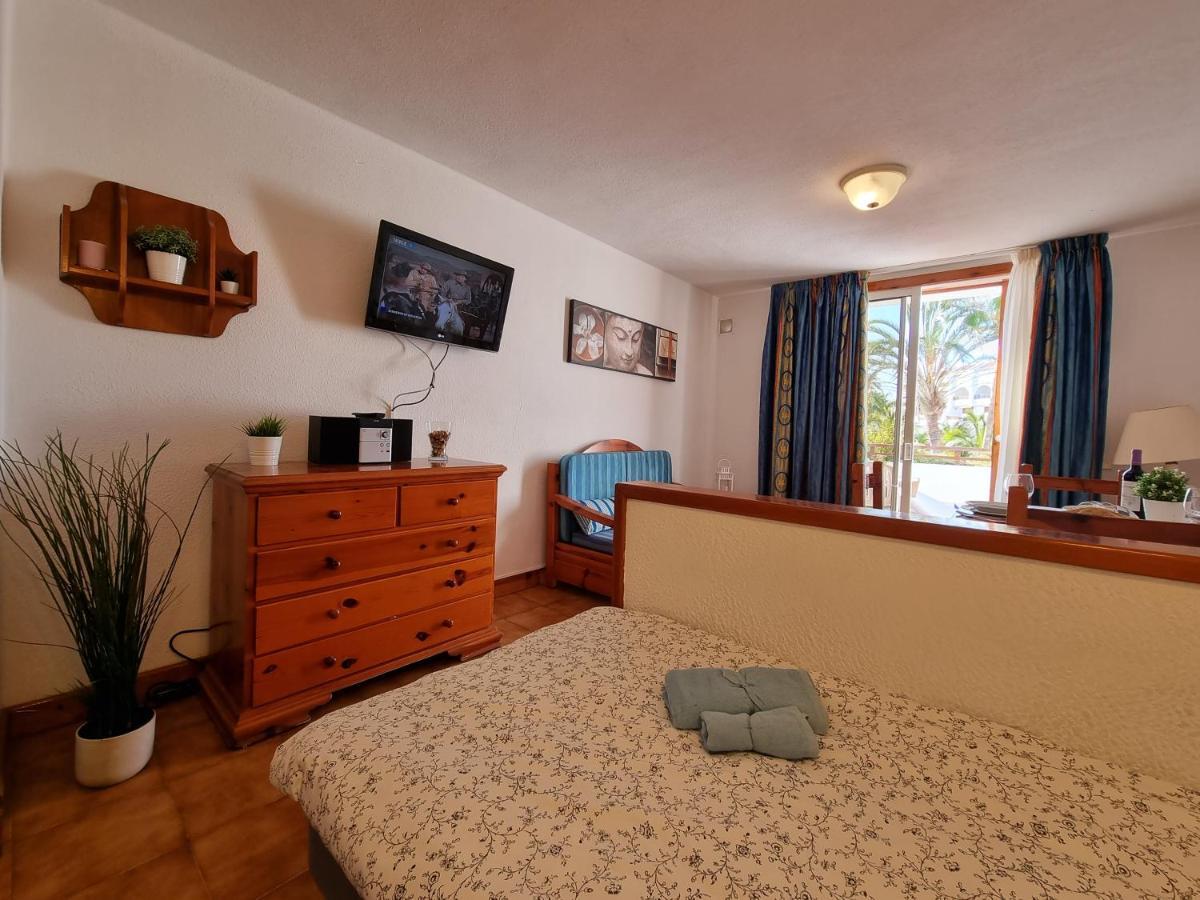 Studio Apartment No 1 Directly On The Beach And Sea, Terrace, Heated Pool, Wifi Playa de las Americas (Tenerife) Exterior photo