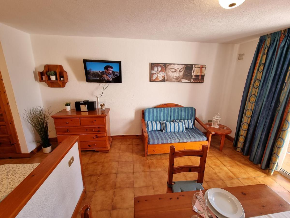 Studio Apartment No 1 Directly On The Beach And Sea, Terrace, Heated Pool, Wifi Playa de las Americas (Tenerife) Exterior photo