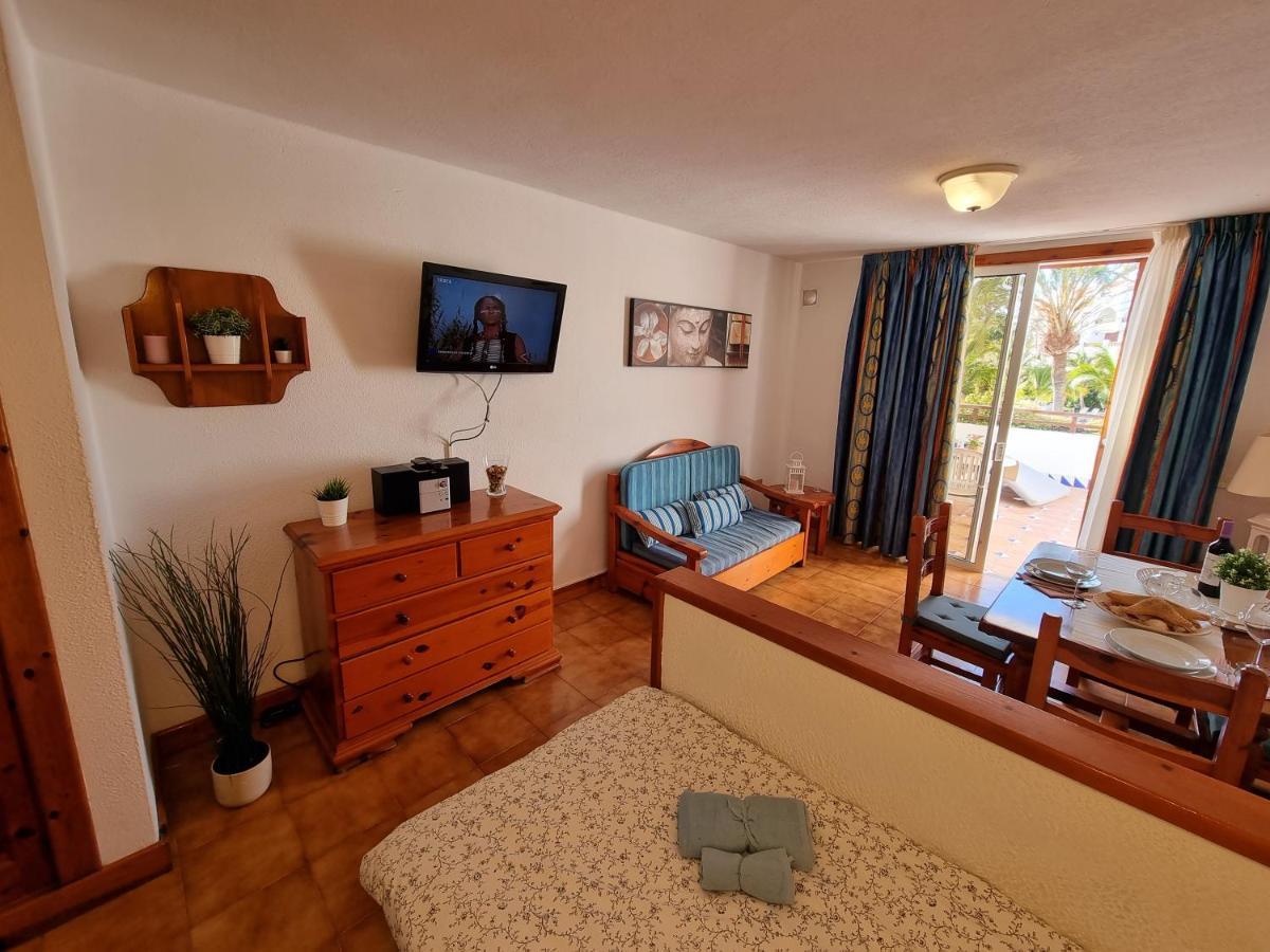 Studio Apartment No 1 Directly On The Beach And Sea, Terrace, Heated Pool, Wifi Playa de las Americas (Tenerife) Exterior photo