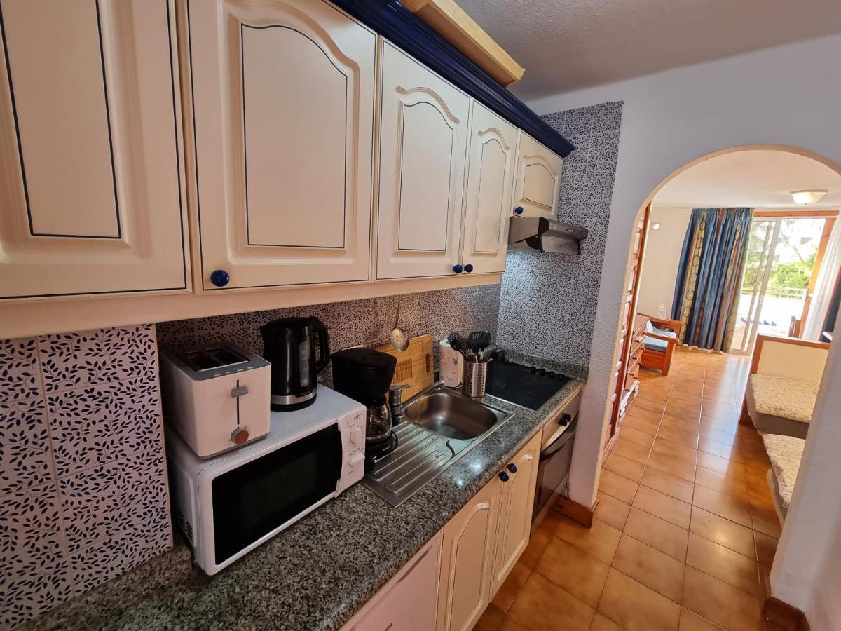 Studio Apartment No 1 Directly On The Beach And Sea, Terrace, Heated Pool, Wifi Playa de las Americas (Tenerife) Exterior photo