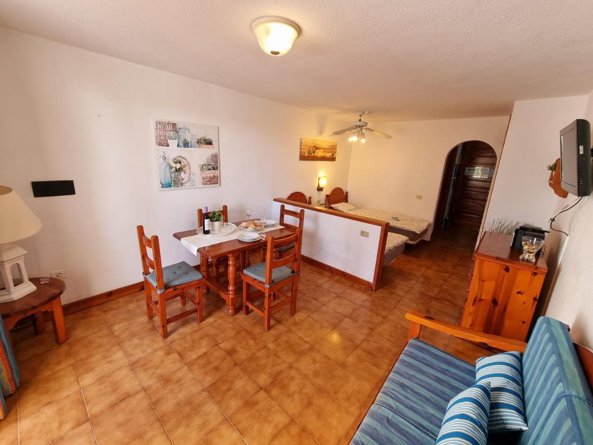 Studio Apartment No 1 Directly On The Beach And Sea, Terrace, Heated Pool, Wifi Playa de las Americas (Tenerife) Exterior photo