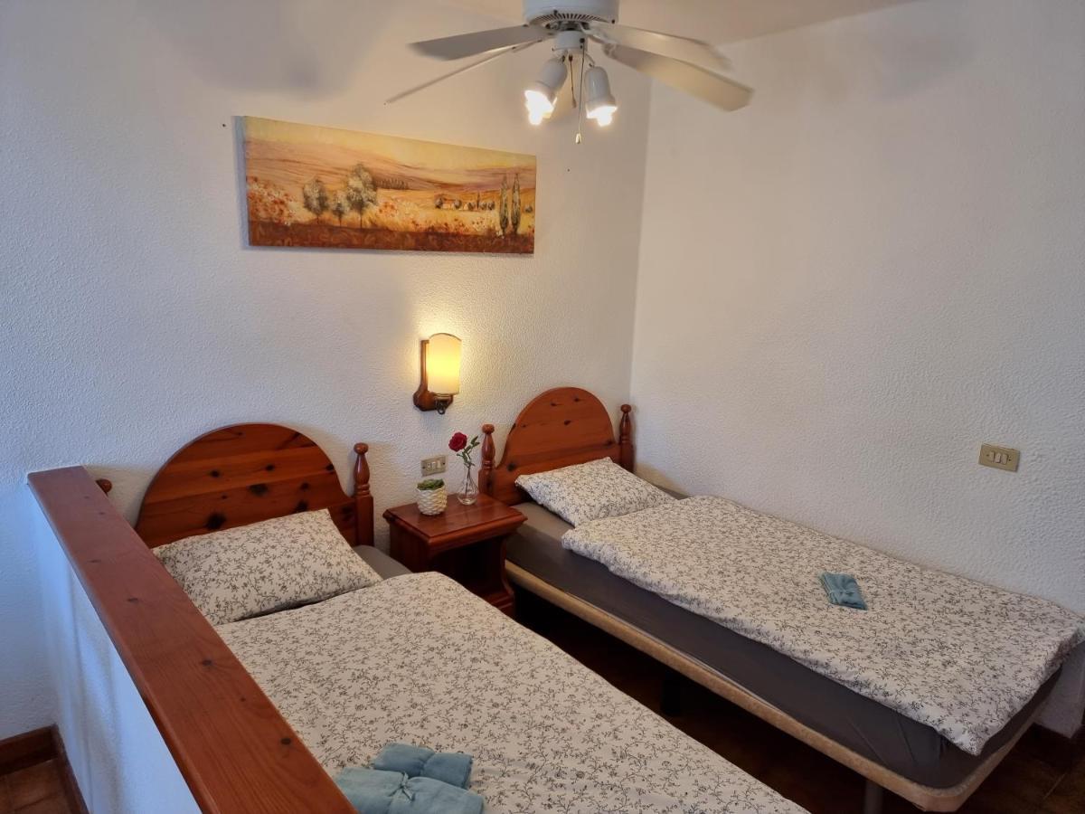 Studio Apartment No 1 Directly On The Beach And Sea, Terrace, Heated Pool, Wifi Playa de las Americas (Tenerife) Exterior photo