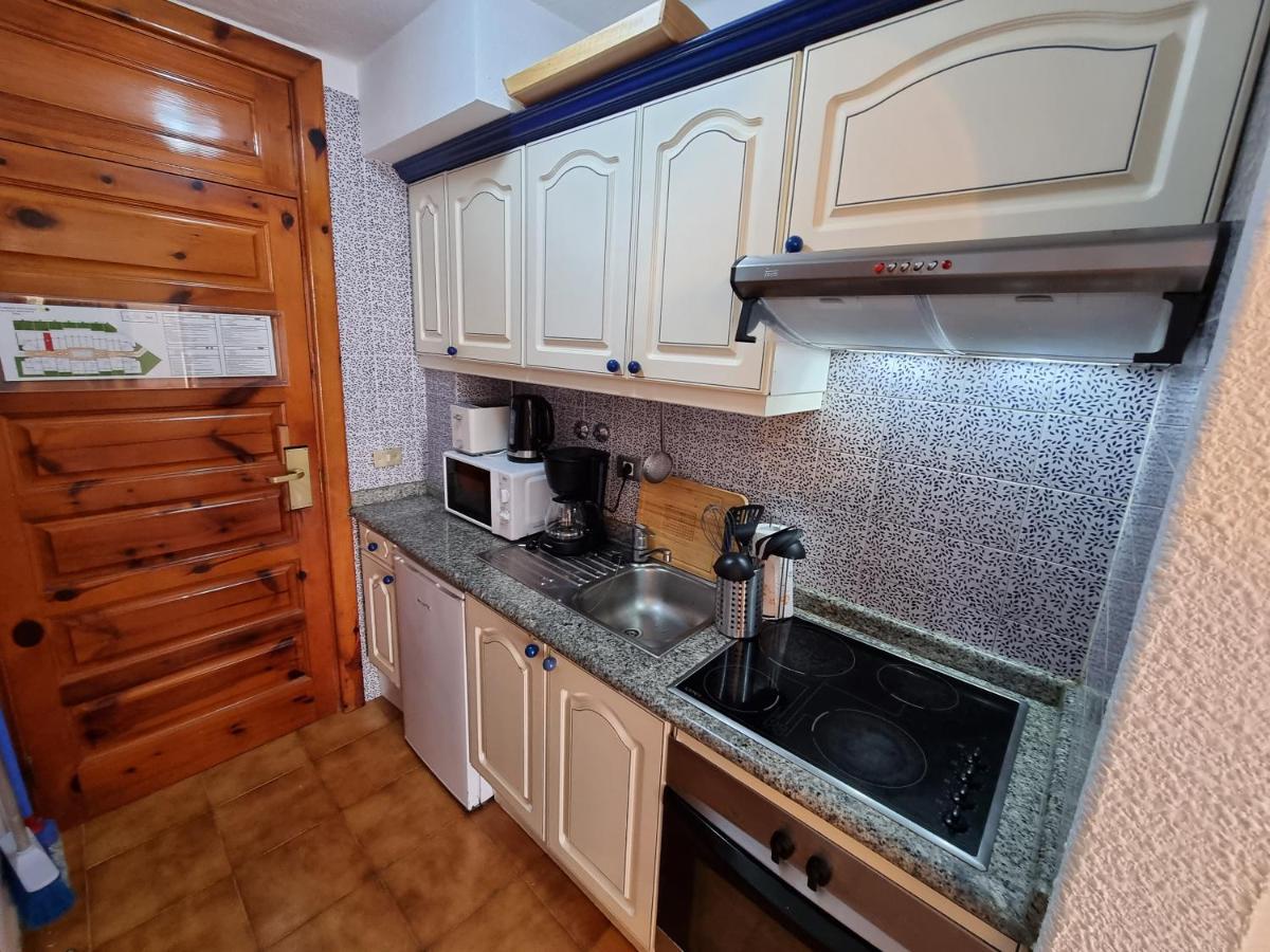Studio Apartment No 1 Directly On The Beach And Sea, Terrace, Heated Pool, Wifi Playa de las Americas (Tenerife) Exterior photo