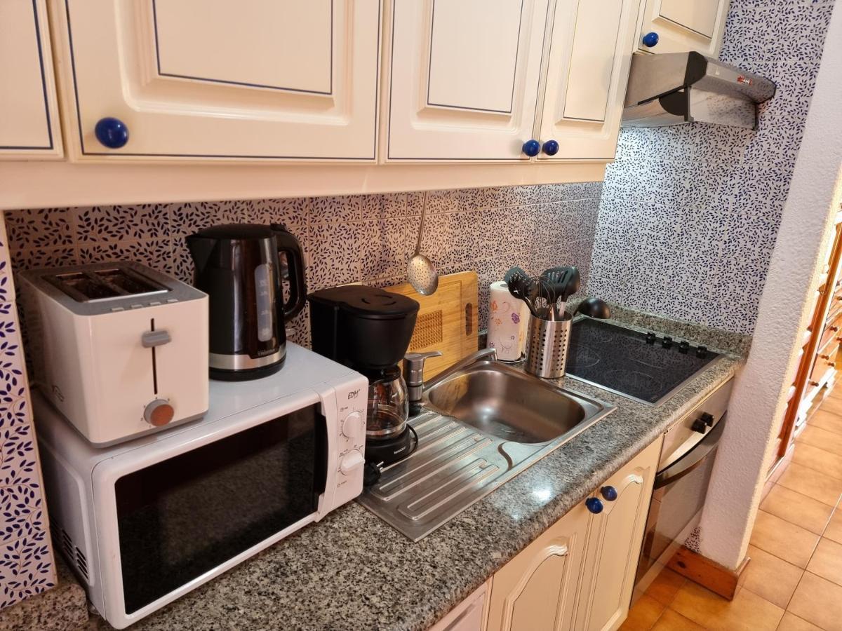 Studio Apartment No 1 Directly On The Beach And Sea, Terrace, Heated Pool, Wifi Playa de las Americas (Tenerife) Exterior photo